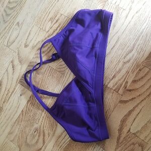 (10) lululemon athletica V Neck Lightweight Padless Wireless Sporty Activewear